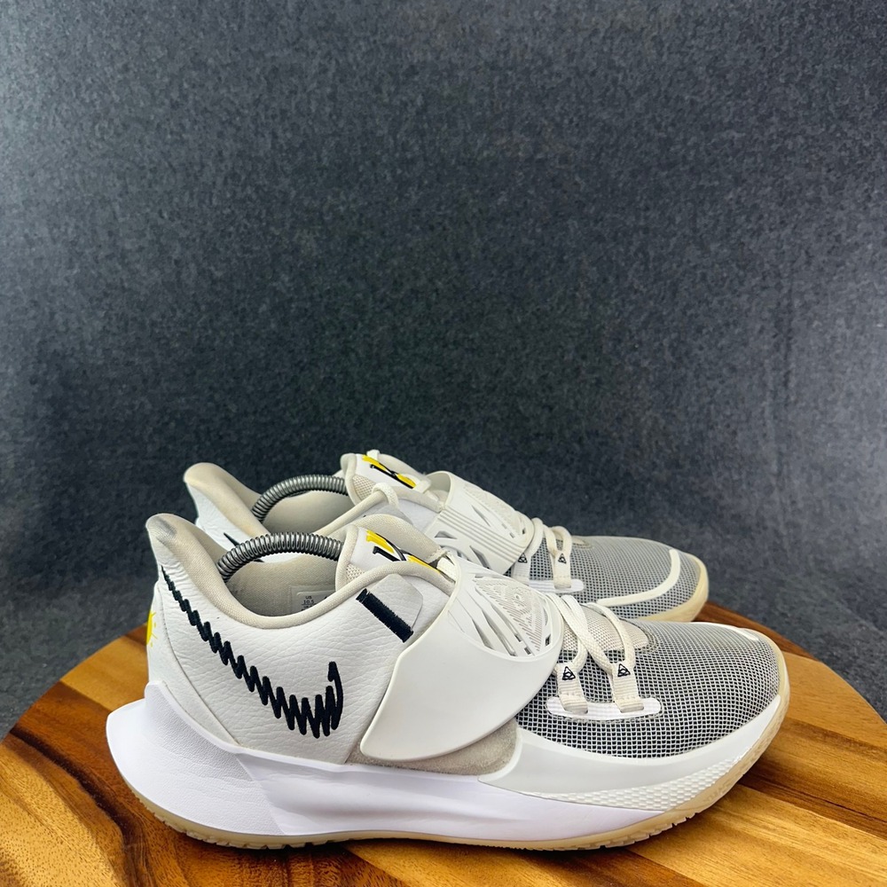Nike Air Kyrie 3 Low Eclipse Men's Size 10.5 White Black Glow Shoes CJ1286-100